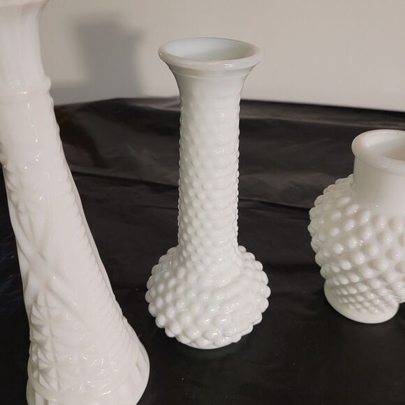 5 piece vtg milk glass vases tall and short 3 different sizes - Picture 3 of 16
